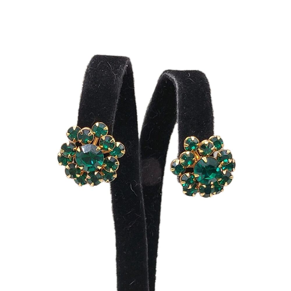 Vintage Green Rhinestone Flower Earrings Gold Tone Screw Back Cluster 7/8 in